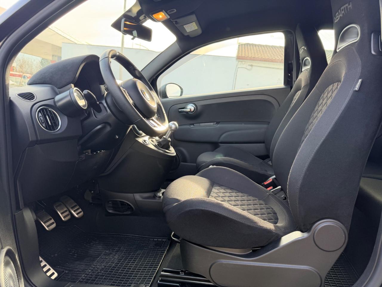 Abarth 595 1.4 Turbo T-Jet 165 CV black edition