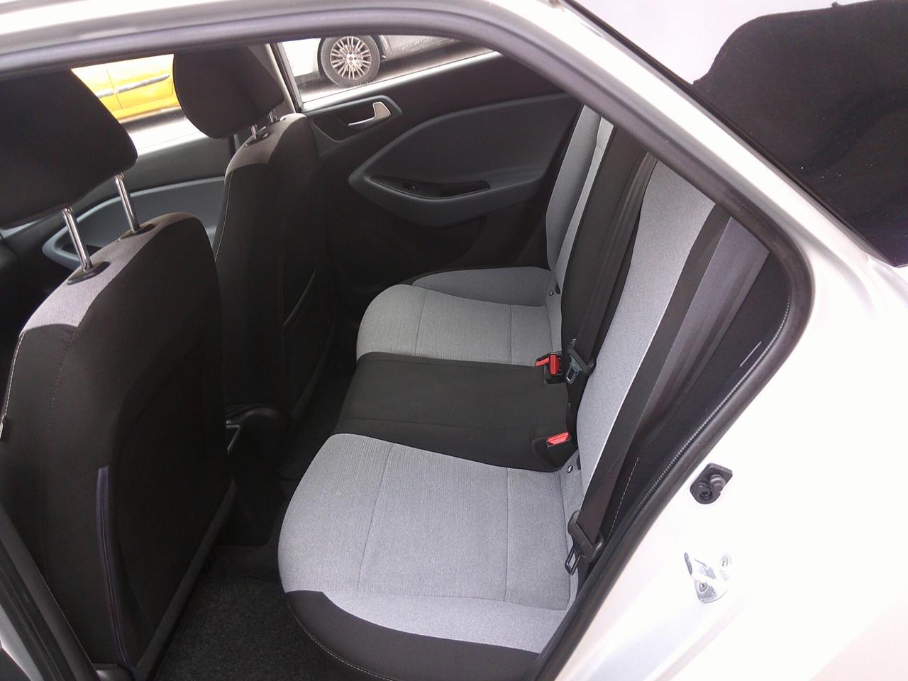 Hyundai i20 1.1 CRDi 12V 5 porte Comfort 14