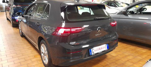 VOLKSWAGEN Golf 1.5 TGI DSG Life NAVI