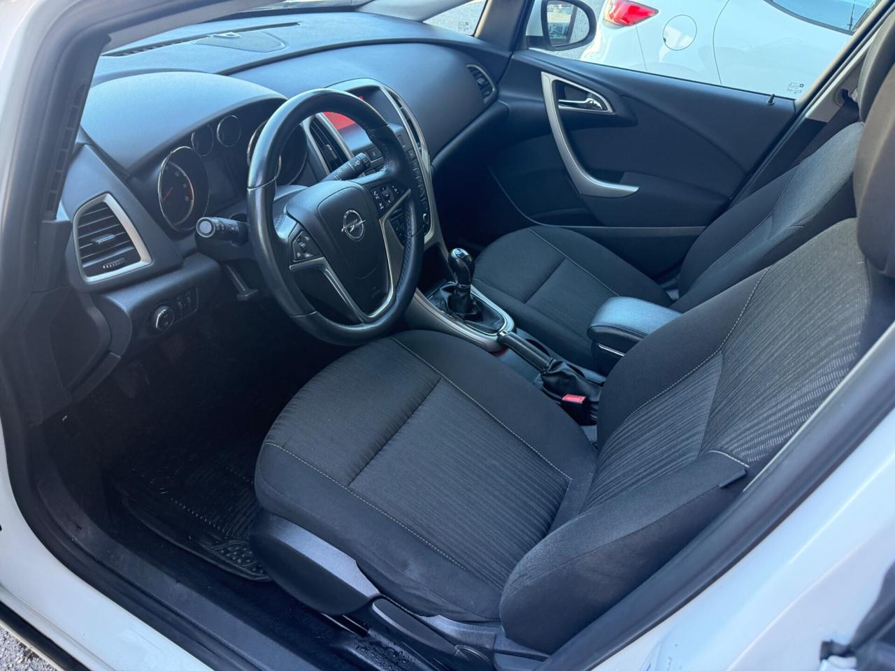 Opel Astra 1.6 115CV Sports Tourer Cosmo