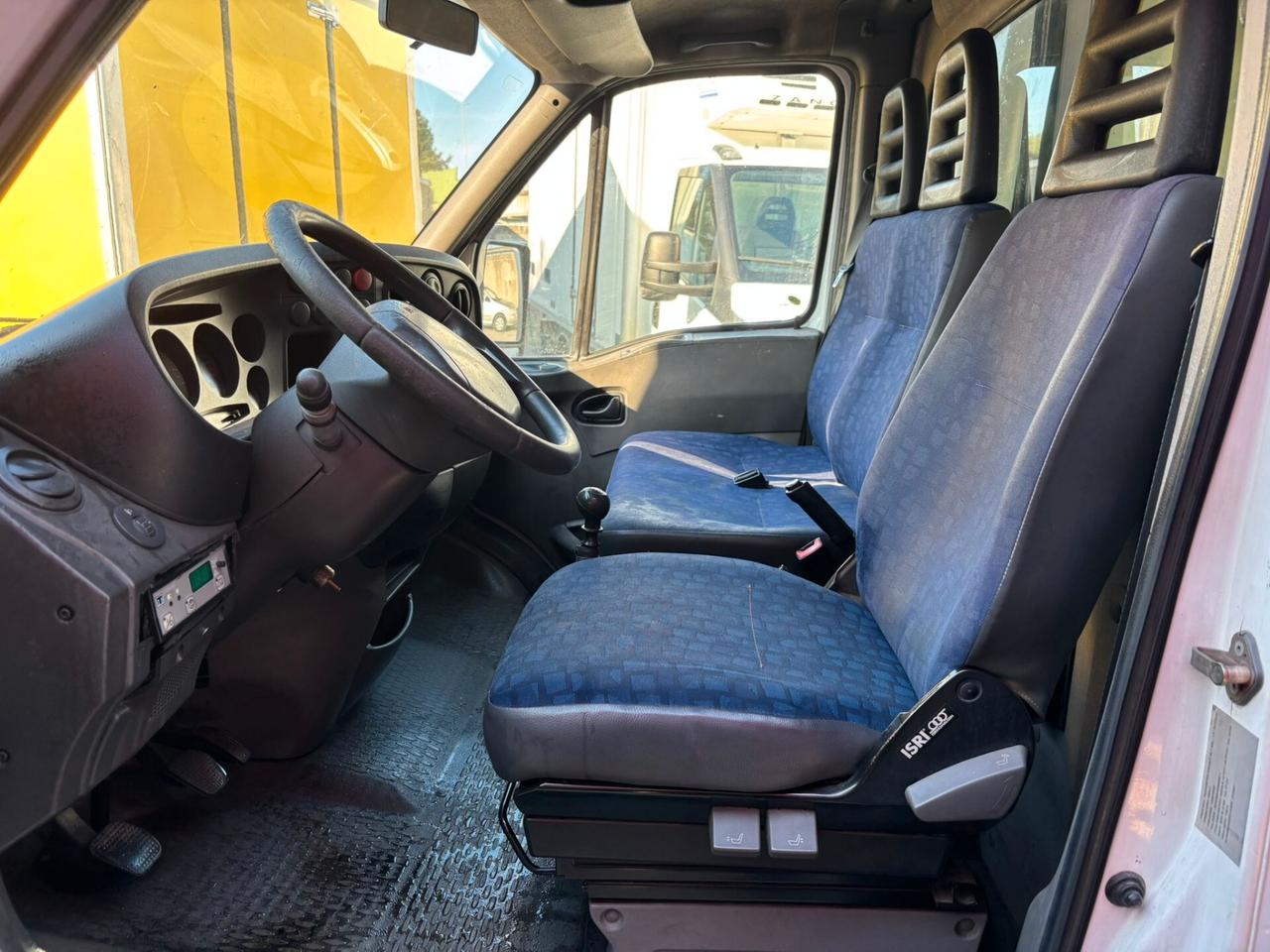 Iveco Daily 35C13 2.8 TD – 130 CV – Isotermico con Gruppo Frigo Thermo King