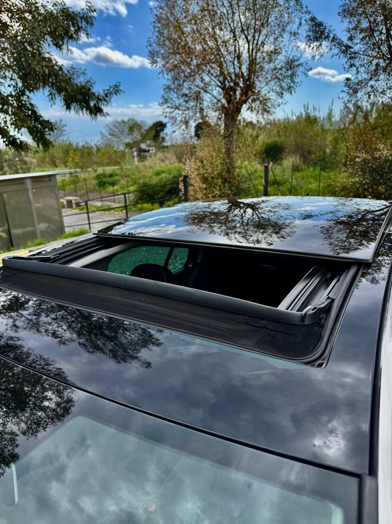 VOLKSWAGEN GOLF 2.0 TDI 150 CV 5P. HIGHLINE TETTO APRIBILE