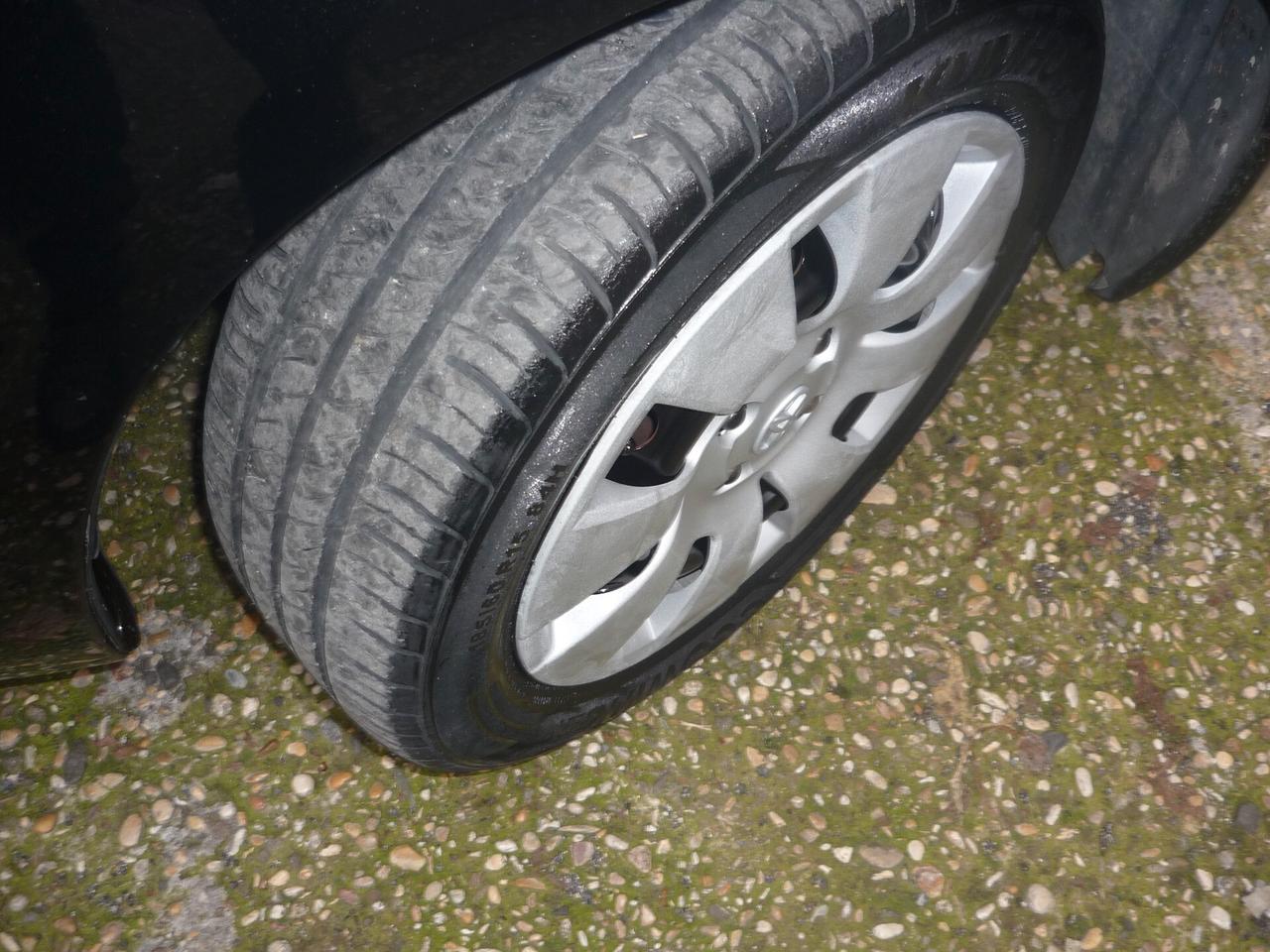 Toyota Yaris 1.0 5 porte Sol