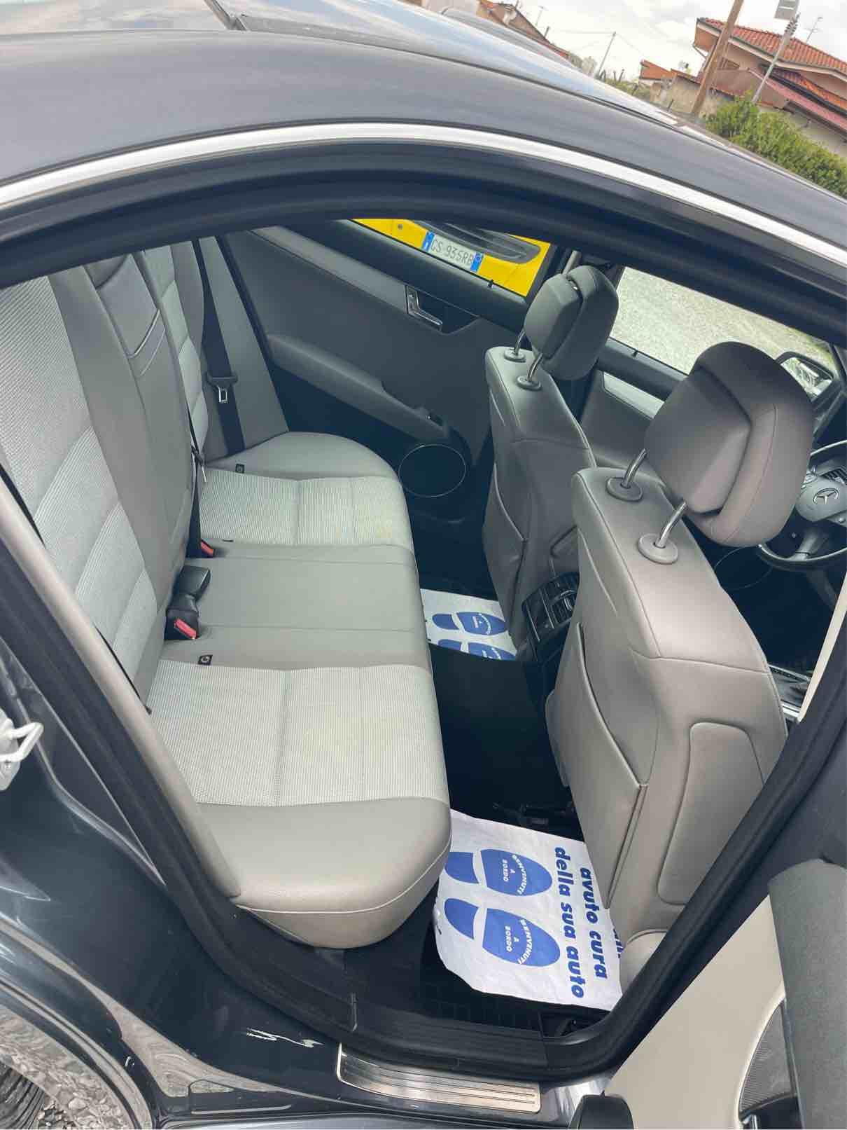 MERCEDES BENZ - C 220 - AUTOMATICA - AVANGARDE