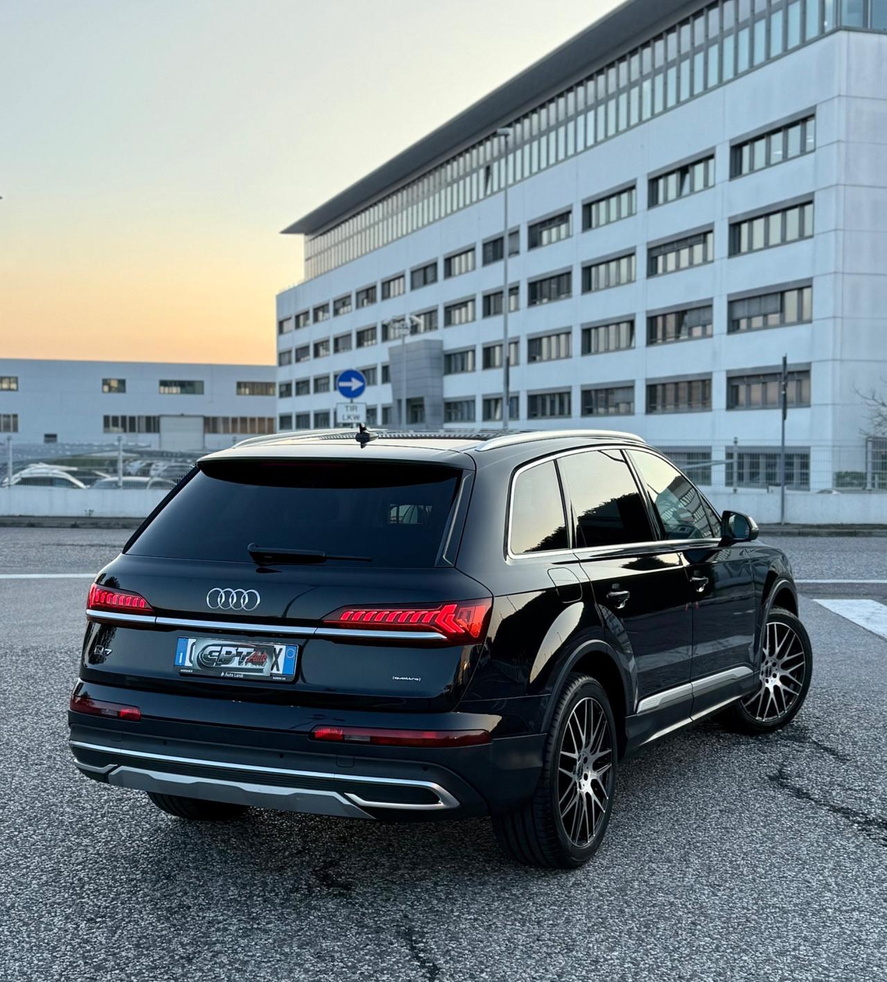 Audi Q7 50 TDI quattro tiptronic Business