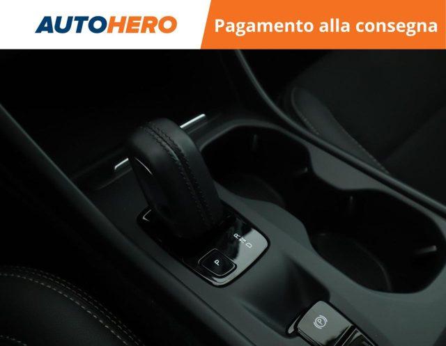 VOLVO XC40 T3 Geartronic Momentum Pro