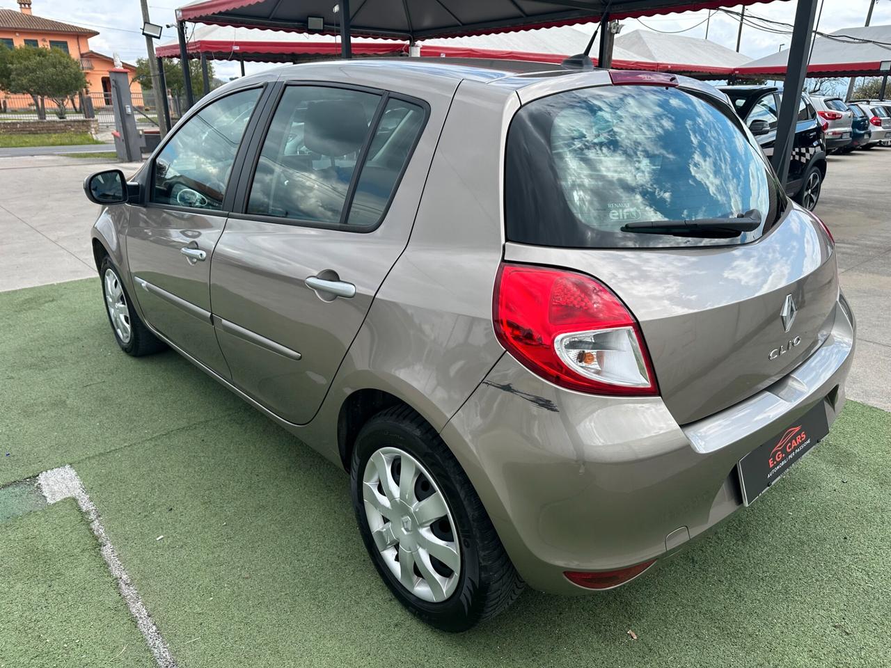 Renault Clio 5P*1.2*16V*LUXE*NAVI*CRUISE*SOLO 38.000KM*