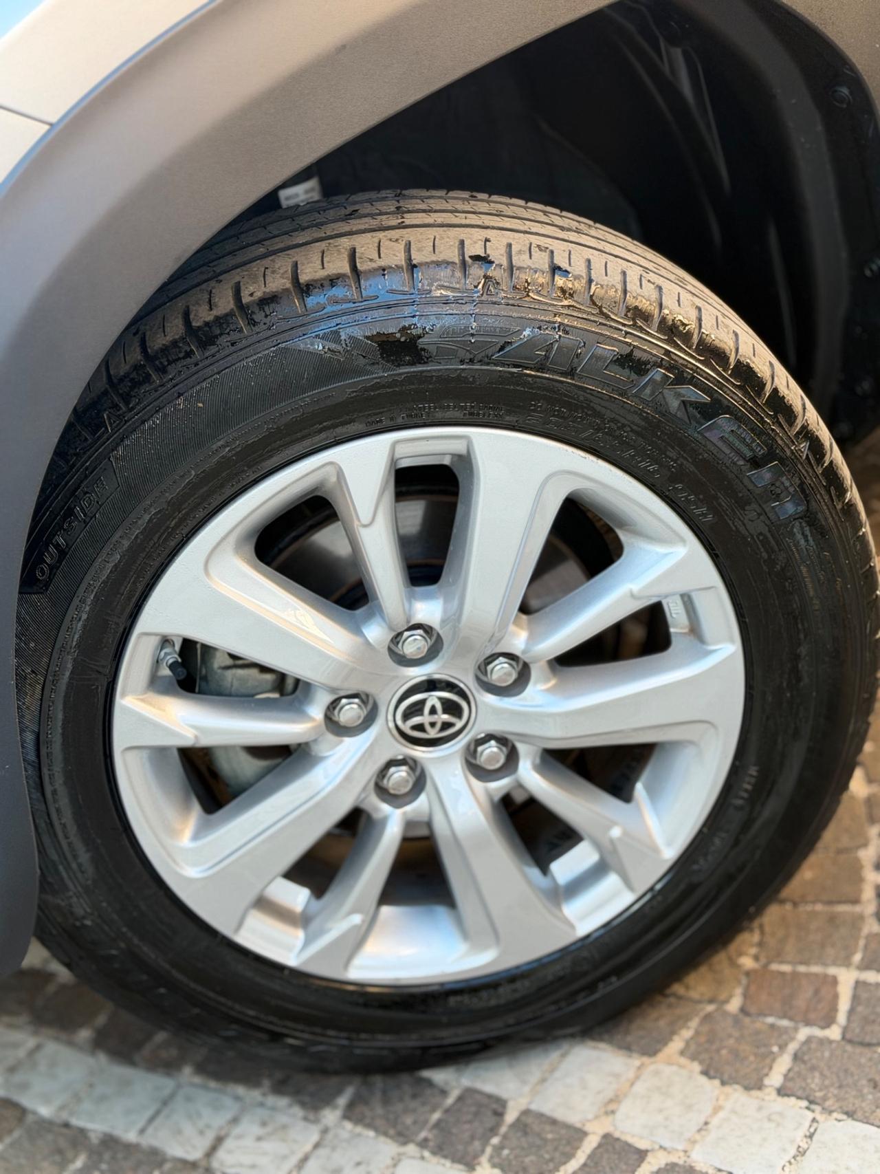 Toyota Yaris Cross 1.5 Hybrid E-CVT AWD Lounge