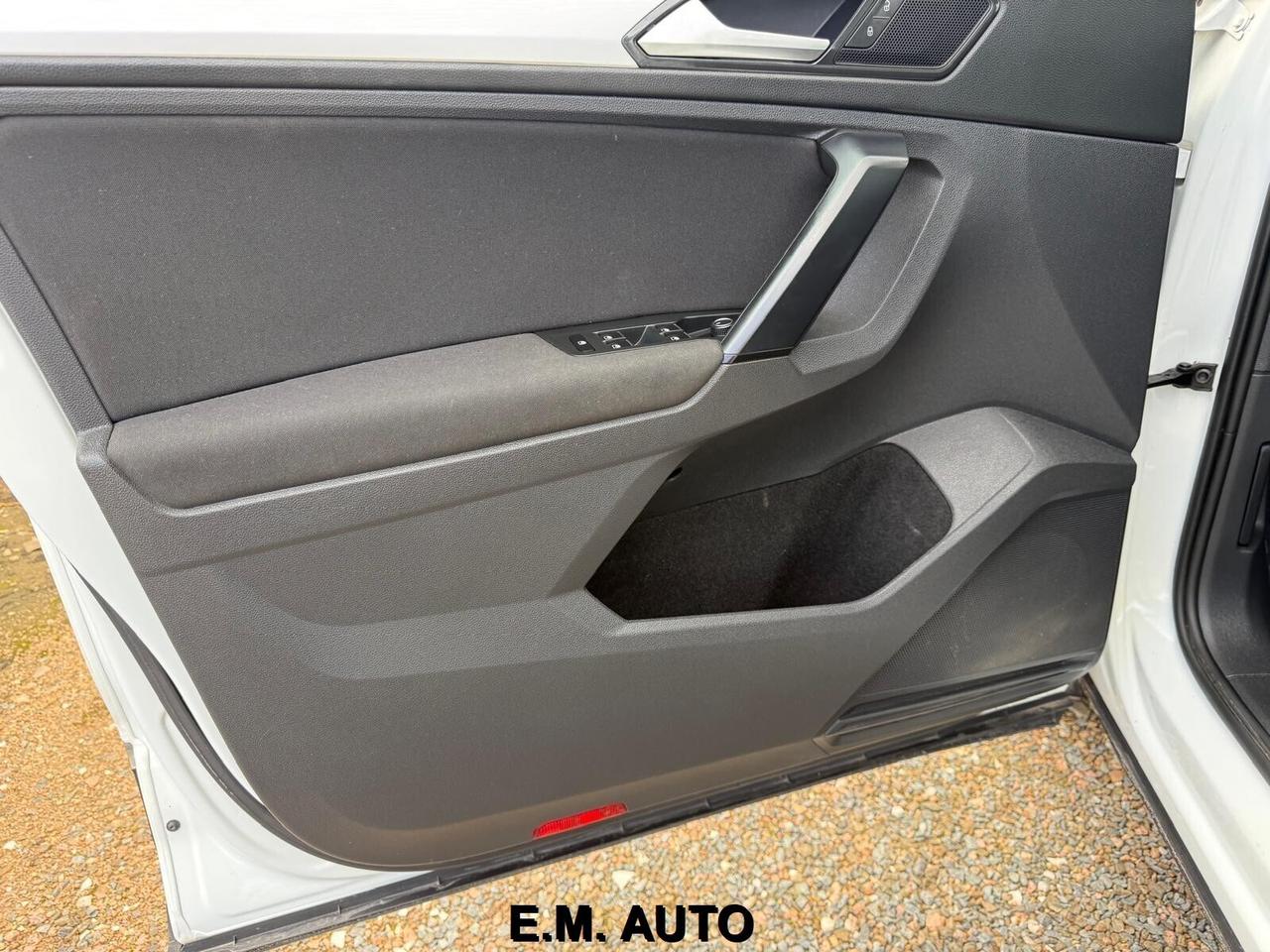 Volkswagen Tiguan 2.0 TDI SCR 4MOTION Business Blu