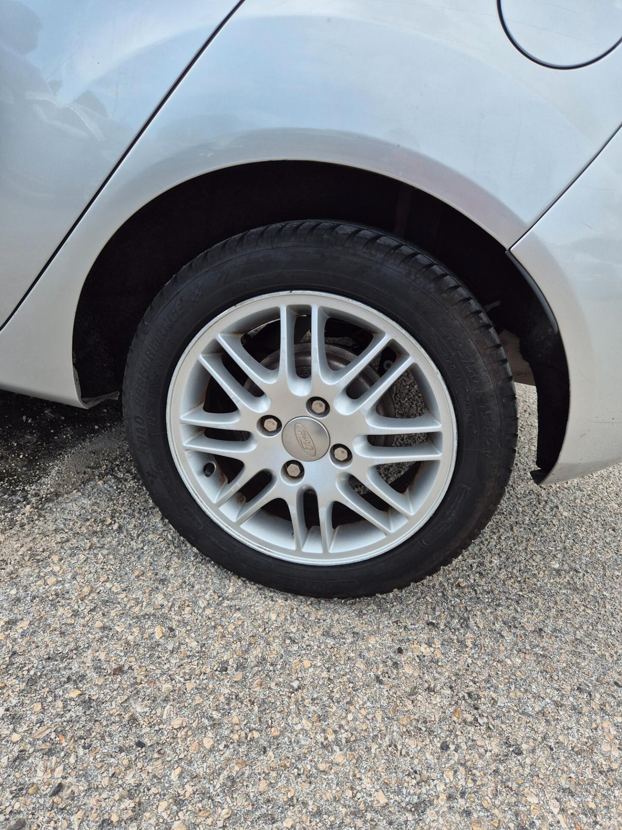 Ford Fiesta 1.4 5 porte Bz.- GPL Titanium