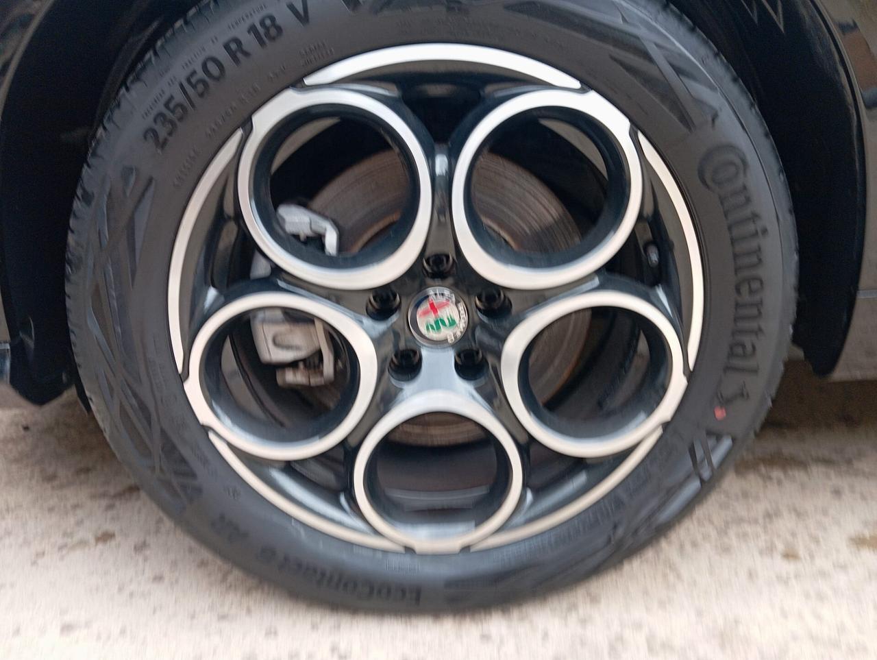 Alfa Romeo Tonale 1.5 160 CV MHEV TCT7 Tributo Italiano