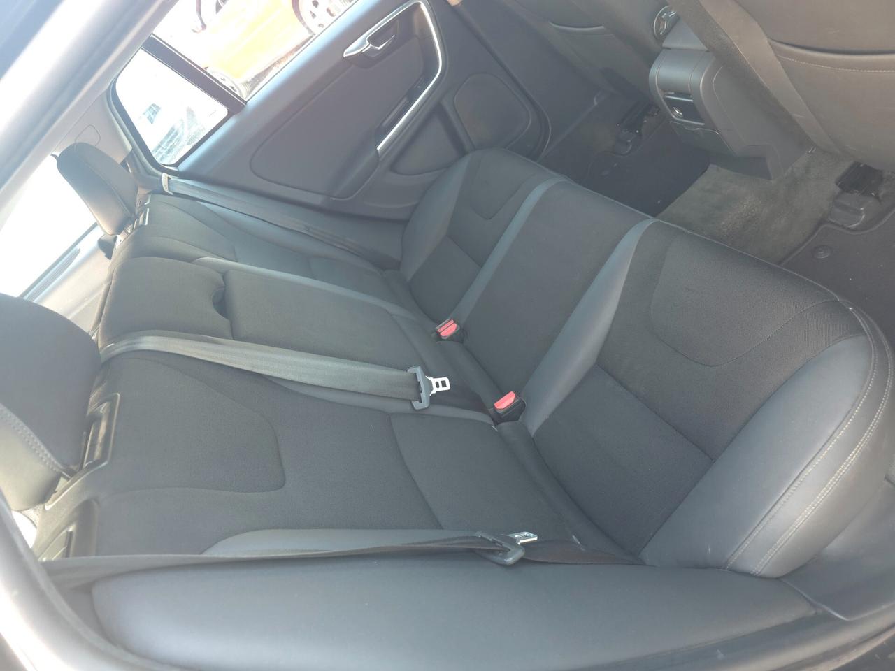 Volvo V60 D3 Geartronic Summum