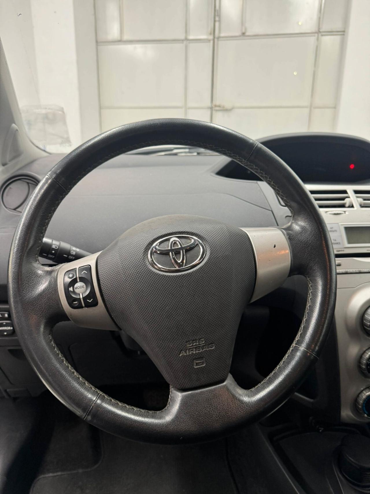 Toyota Yaris 1.3 5 porte