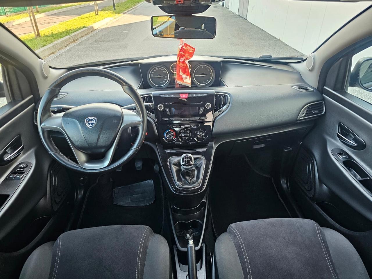 Lancia Ypsilon 1.2 69 CV Platinum