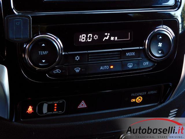 MITSUBISHI L200 2.4 DI-D/154CV DOUBLE CAB INTENSE 'IVA ESPOSTA'
