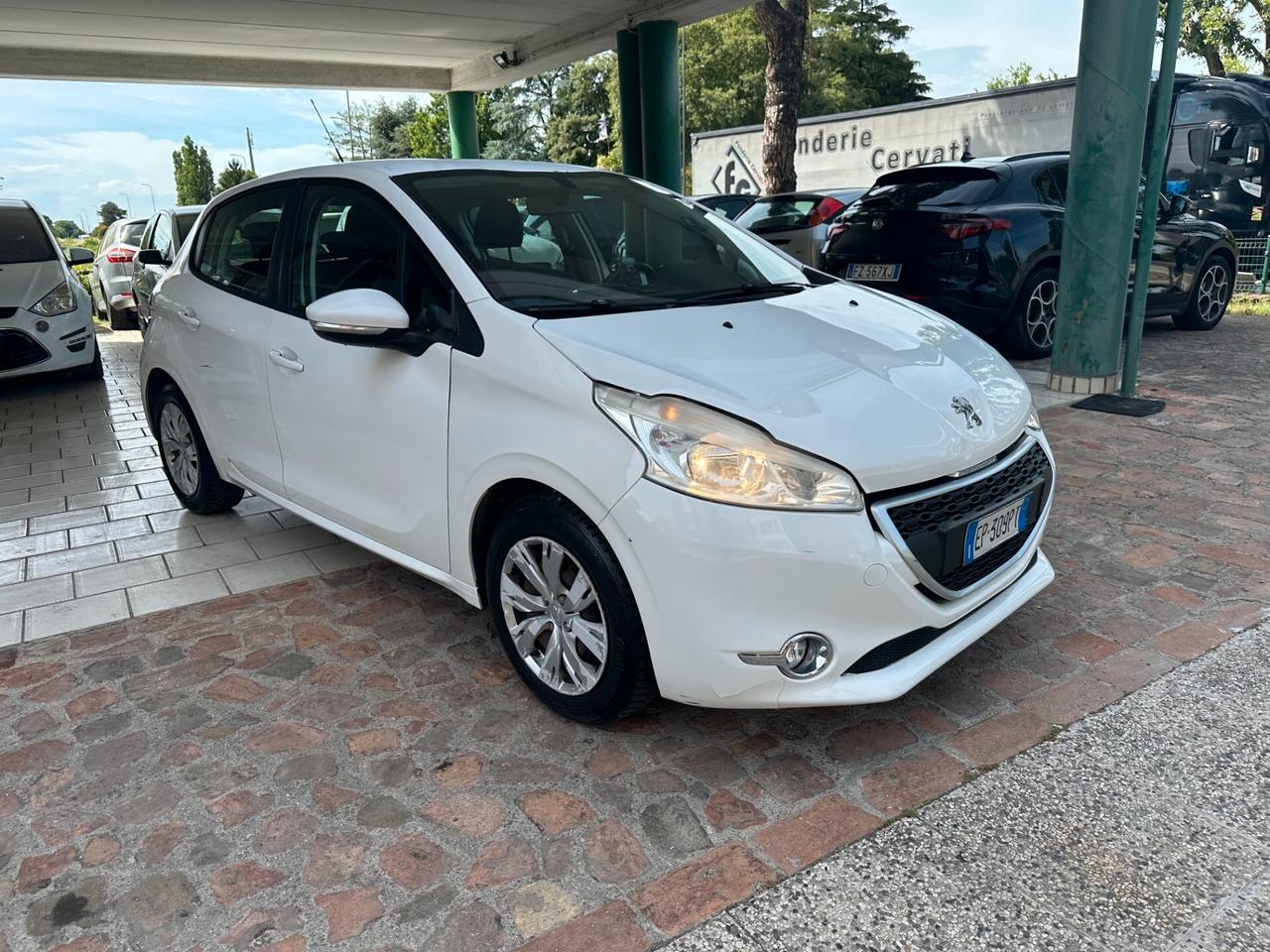 Peugeot 208 1.2 VTi 82 CV (12 RATE)