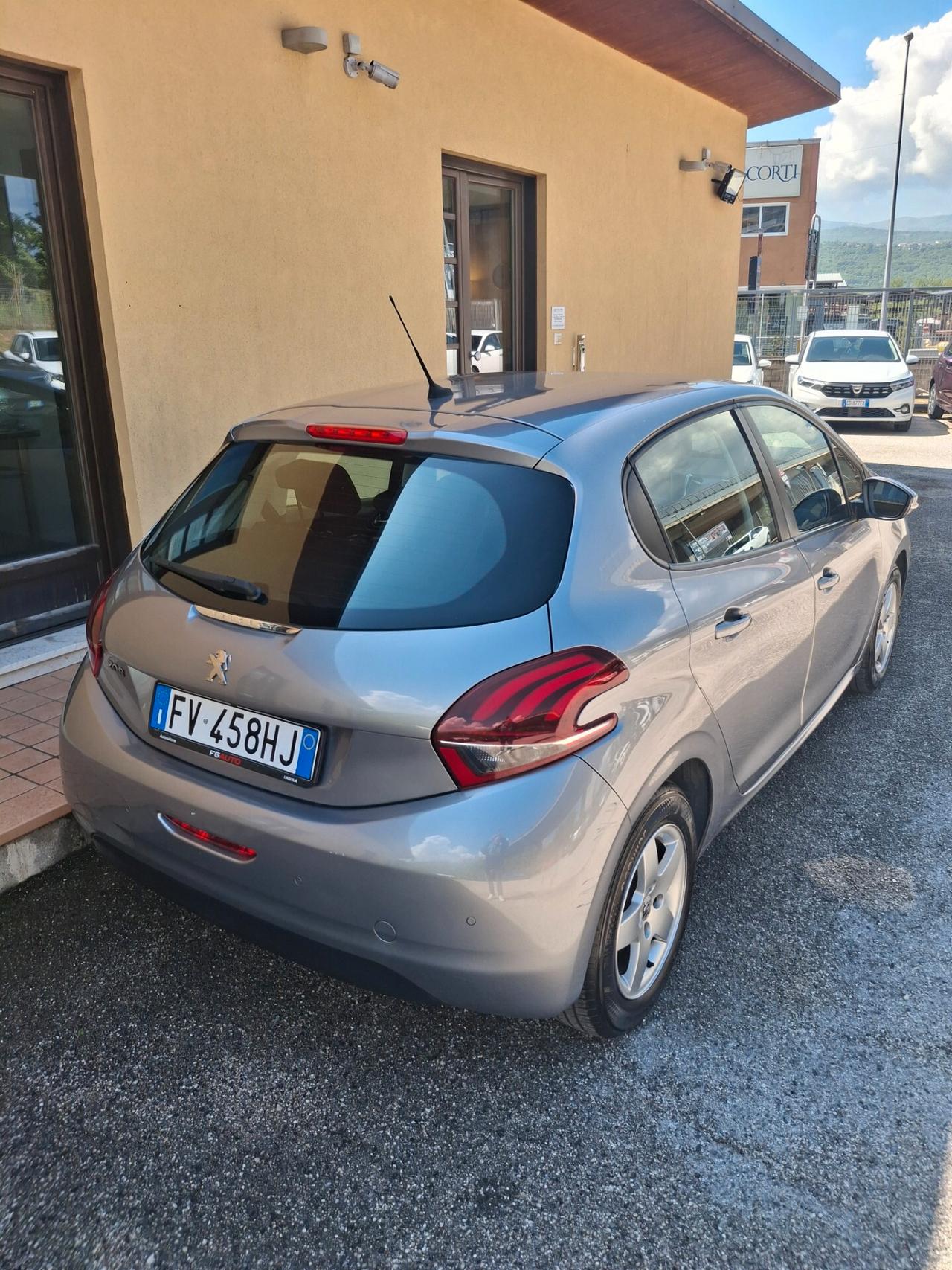 Peugeot 208 PureTech 82 5 porte Allure
