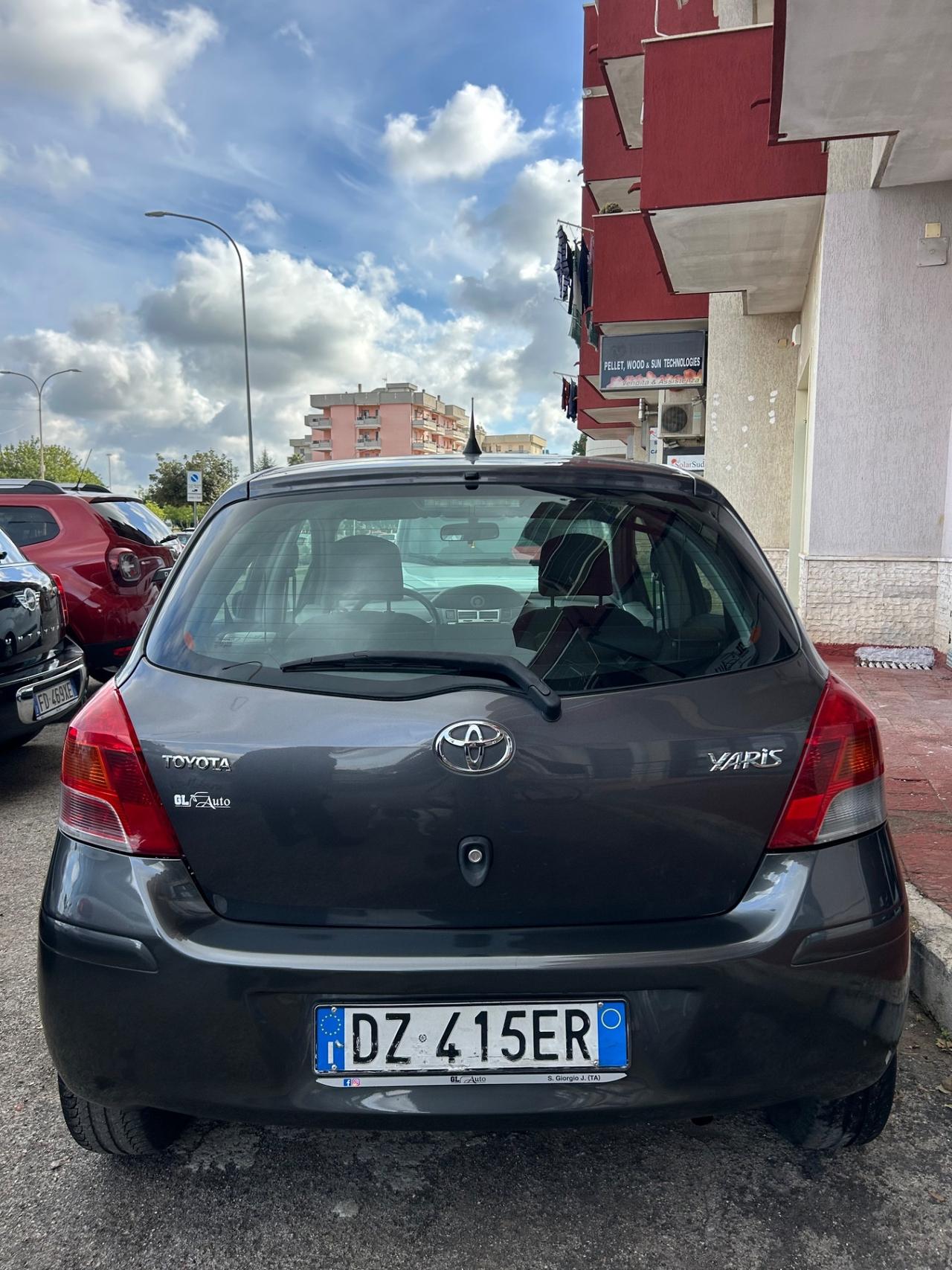 Toyota Yaris 1.0 5 porte