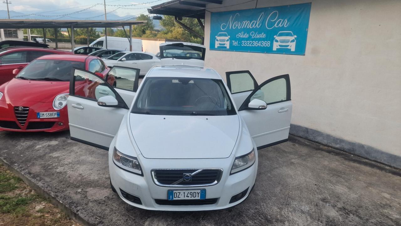 Volvo V50 1.6 D DRIVE cat R-Design "130.000 Km"