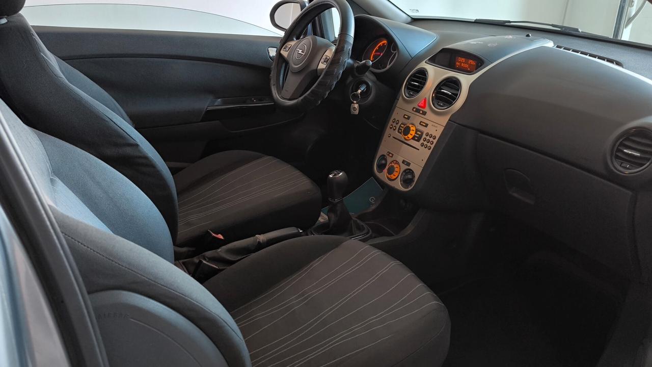 Opel Corsa 1.2 3 porte Sport