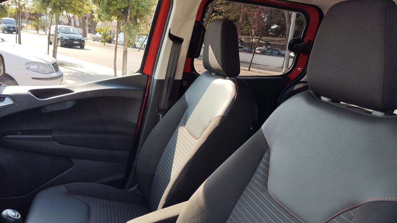 FORD TOURNEO COURIER NAVI-2019