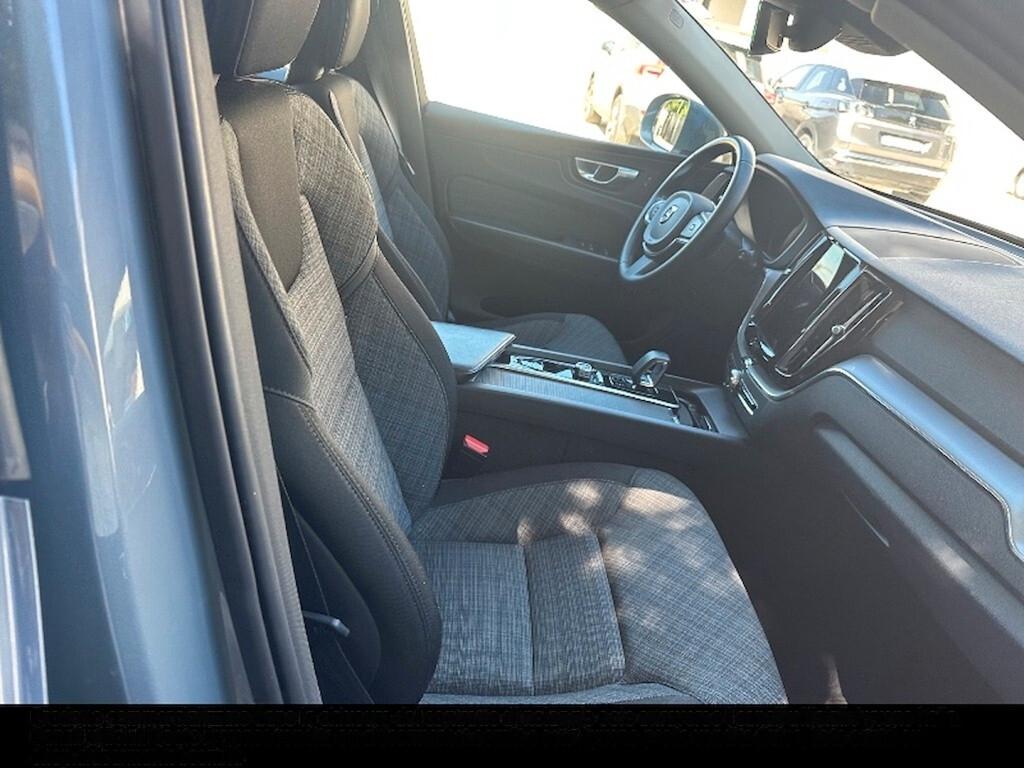 VOLVO XC60 2.0D 197CV B4 (D) AUTOMATIC CORE ( FARI LED - COCKPIT - CRUISE - NAVI - MIRROR - PDC - CERCHI 18 )
