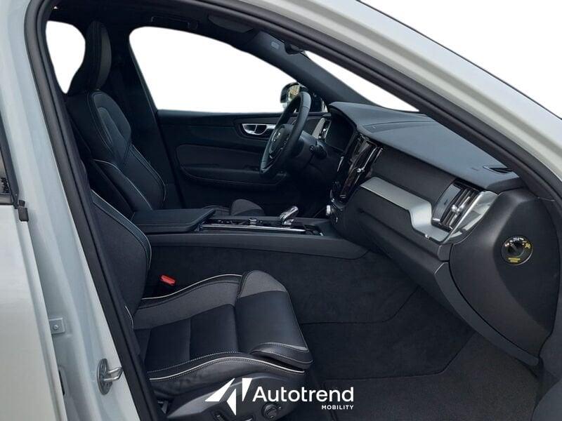 Volvo XC60 T6 Plug-in Hybrid 253+14 CV AWD Automatico Plus Dark