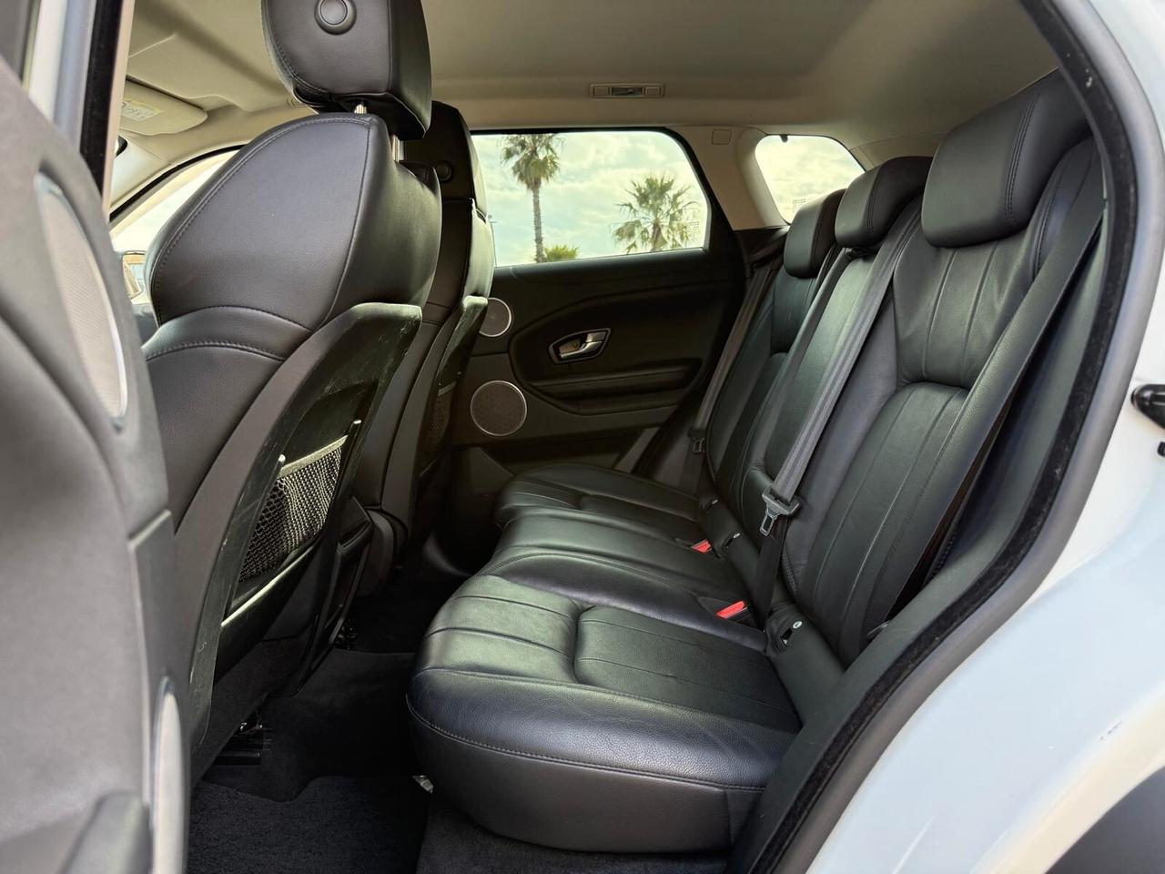 Land Rover Range Evoque 2.2 TD4 5p. Pure