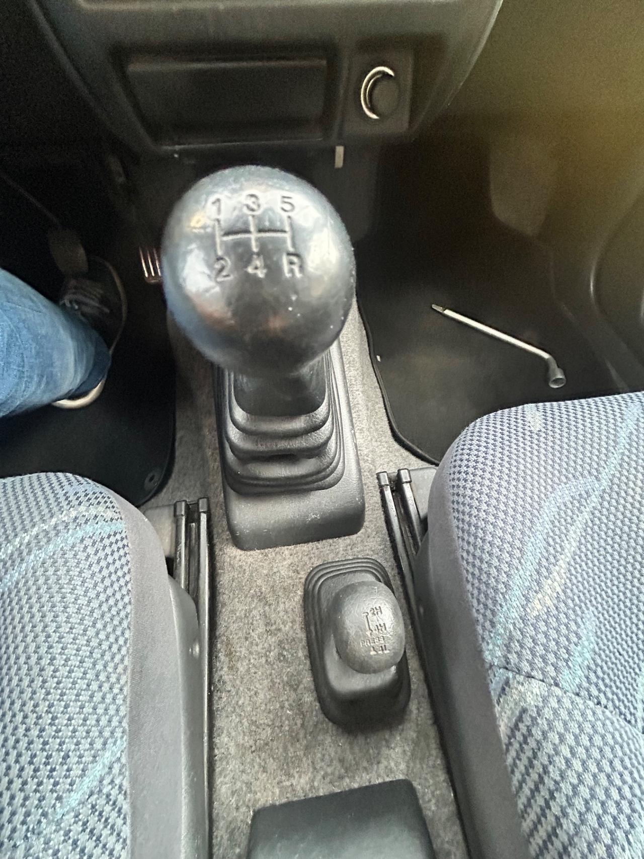 Suzuki Jimny 1.3i 16V cat 4WD JLX