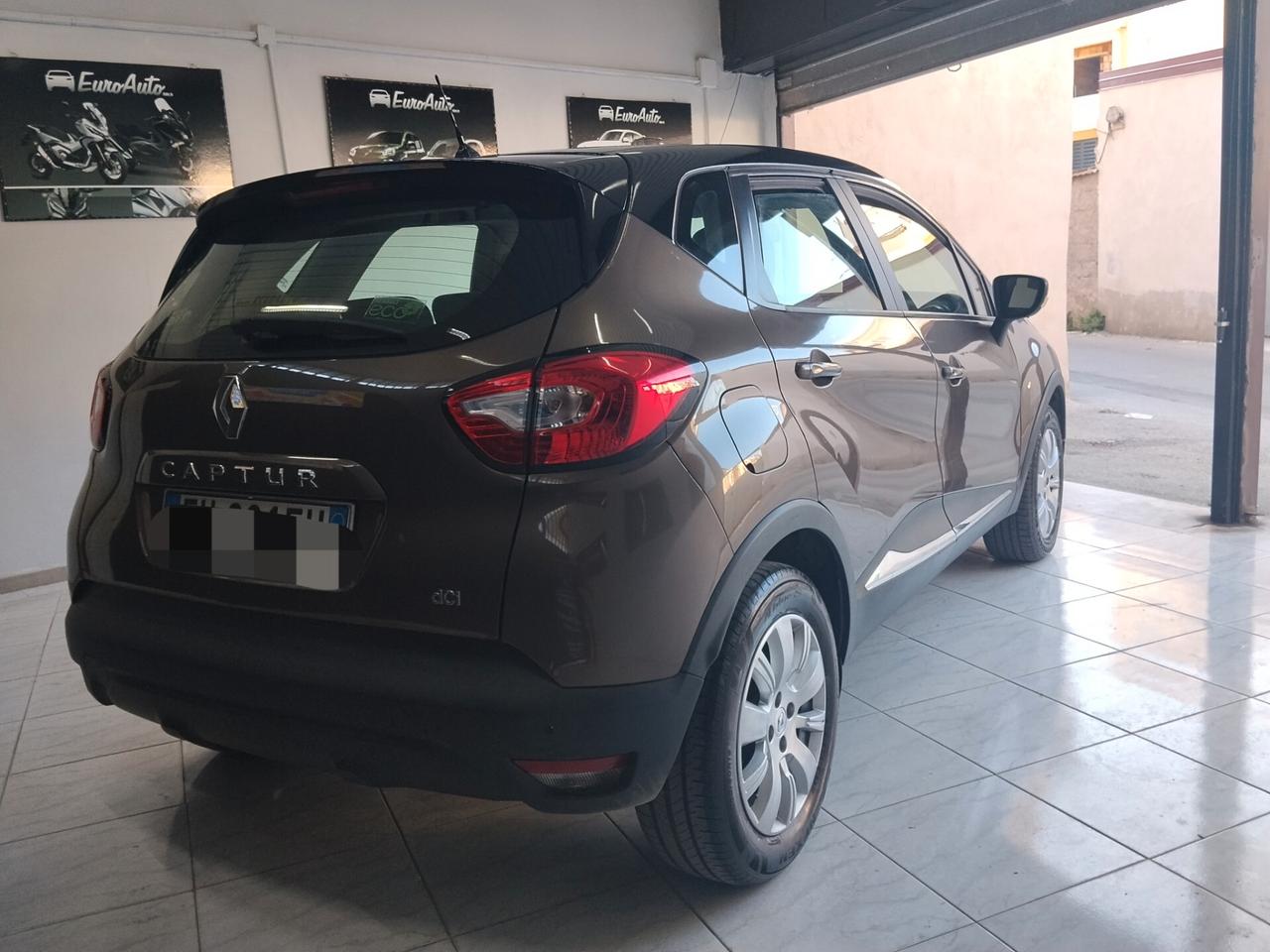 Renault Captur 1.5 diesel 2017 CON GARANZIA