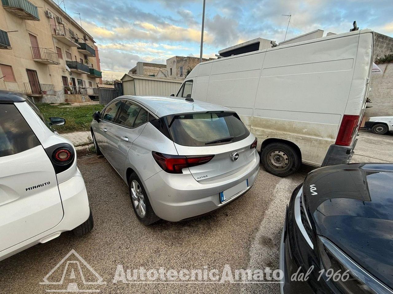 Opel Astra 1.2 Turbo 110 CV S&S 5 porte senza motore