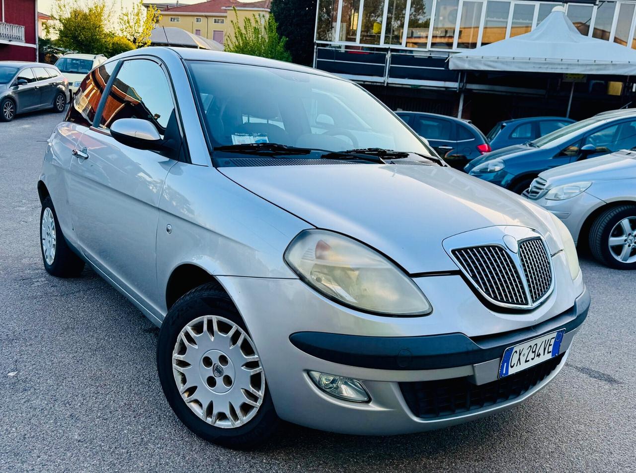 Lancia Ypsilon 1.2 16V Oro
