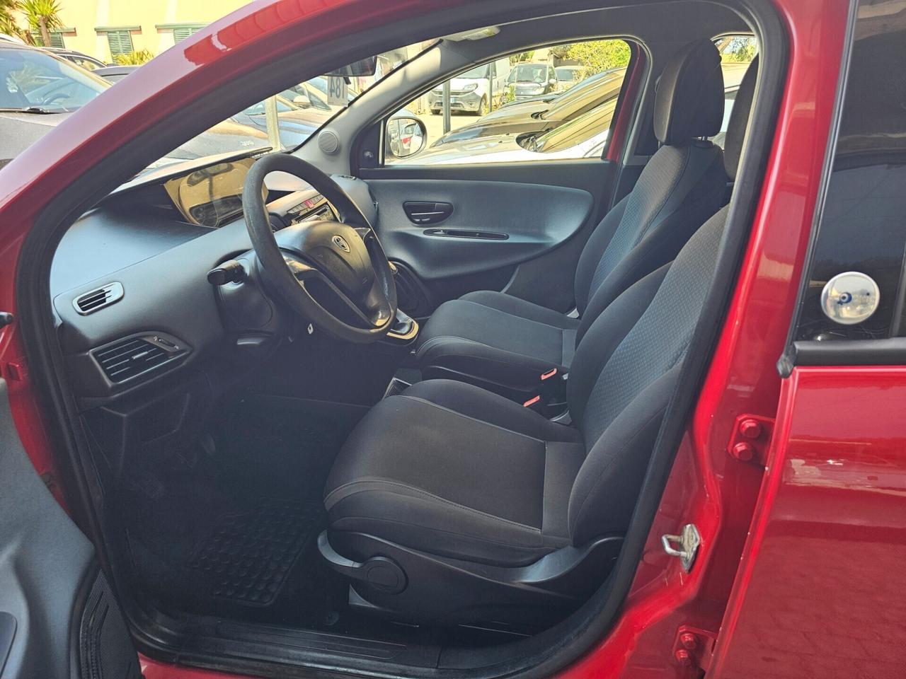 Lancia Ypsilon 1.2 69 CV 5 porte GPL Ecochic Silver