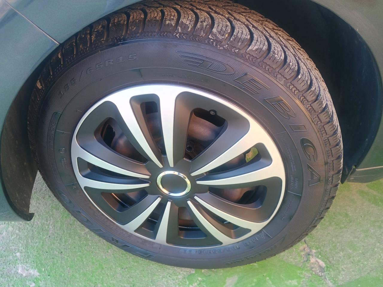 PEUGEOT 208 NEOPATENTATI