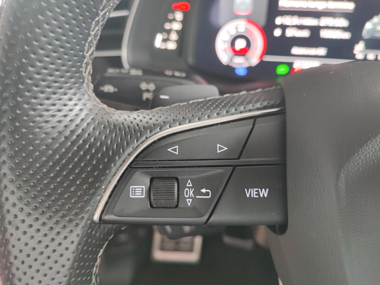 Audi Q8 55 TFSI quattro tiptronic Sline Plus