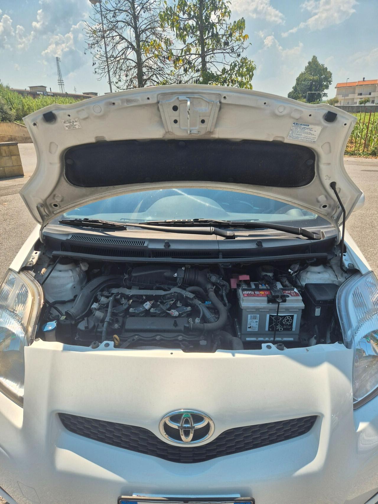 Toyota Yaris 1.3 5 porte Sol