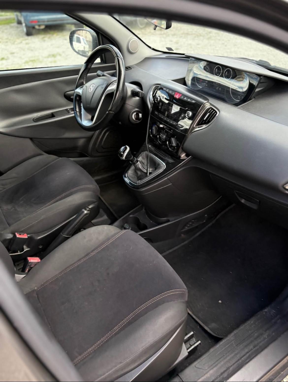 Lancia Ypsilon 1.3 Multijet PERFETTA NEOPATENTATI