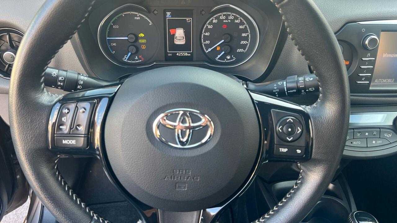 Toyota Yaris 1.5 Hybrid 5 porte Lounge Automatica
