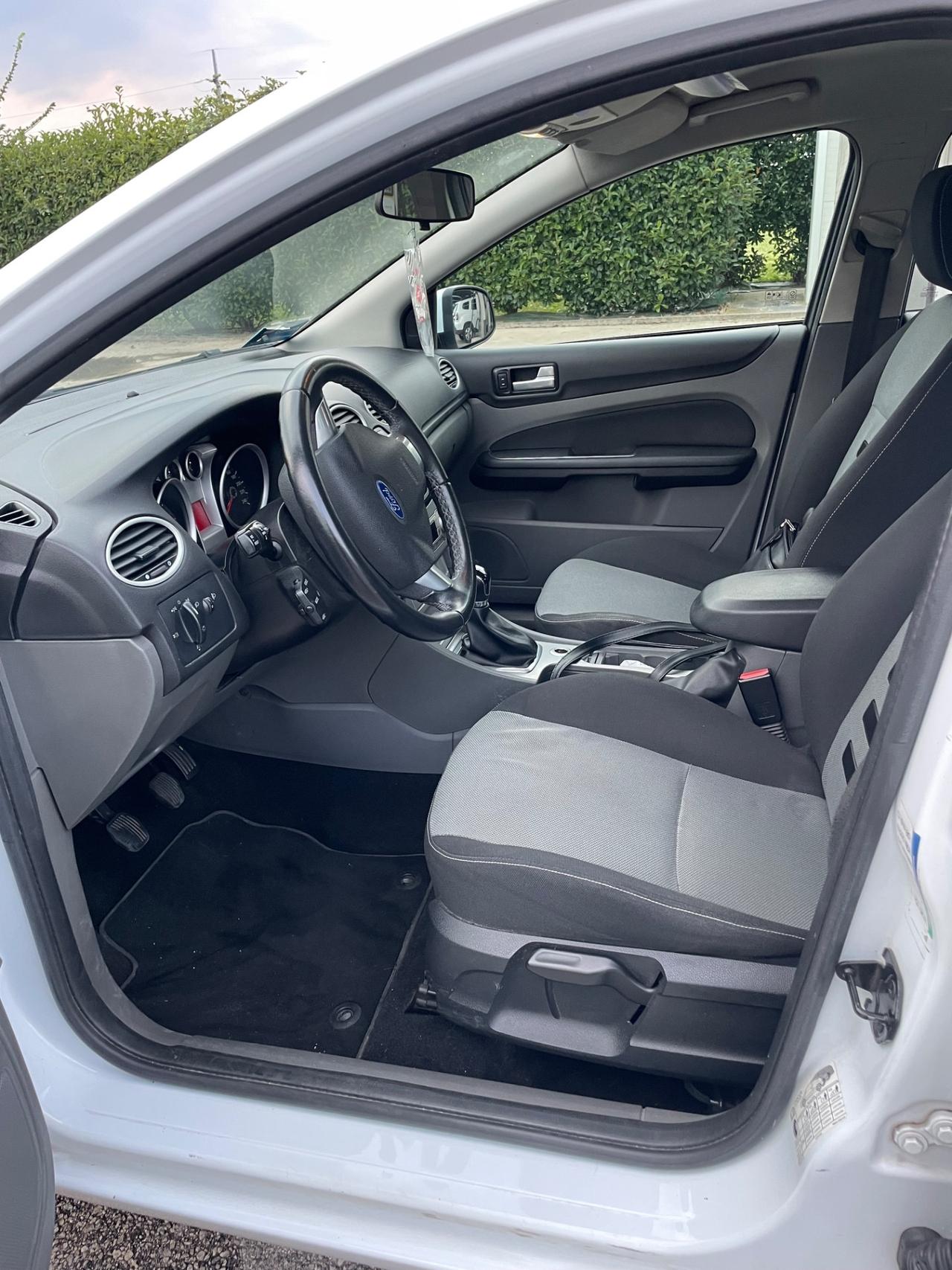 Ford Focus 1.6 TDCi titanum anno 2011 pronta uso