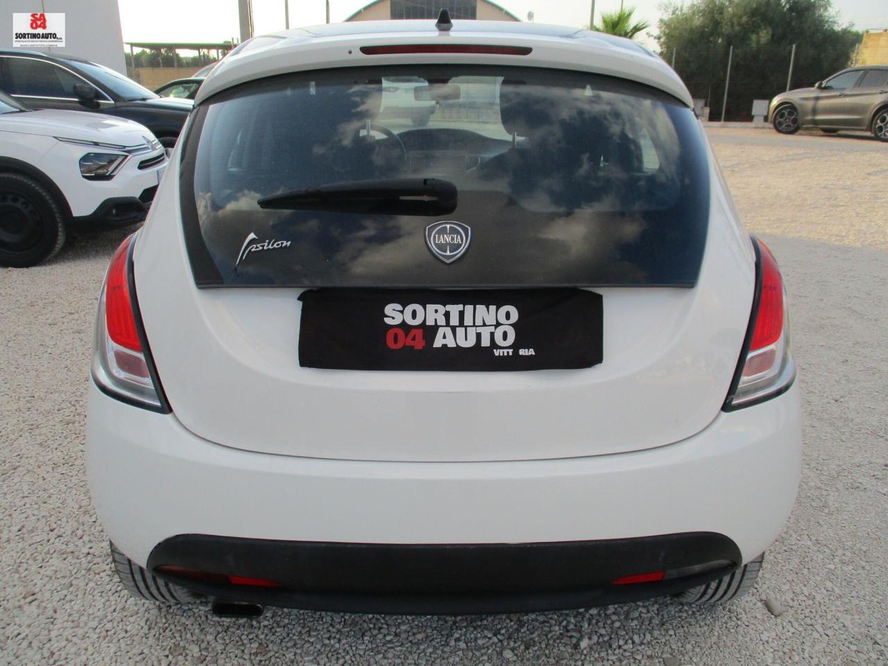 Lancia Ypsilon 1.3 MJT 16V 95 CV 5 porte S&S Platinum 12/2013