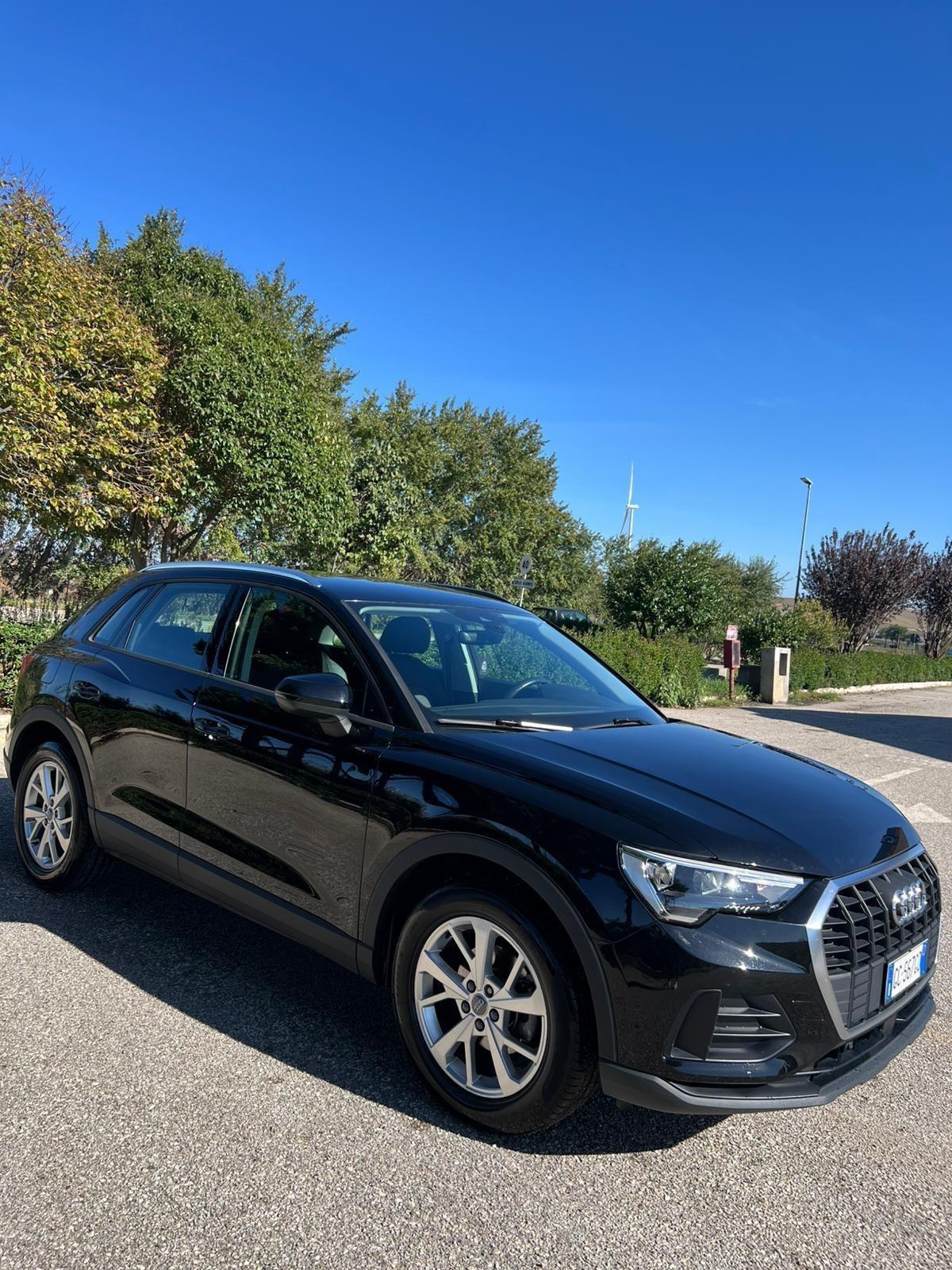 Audi Q3 35 TDI S tronic Business Advanced