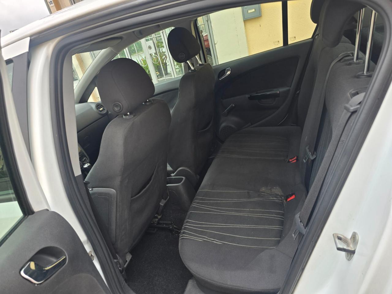 Opel Corsa 1.2 5 porte Club