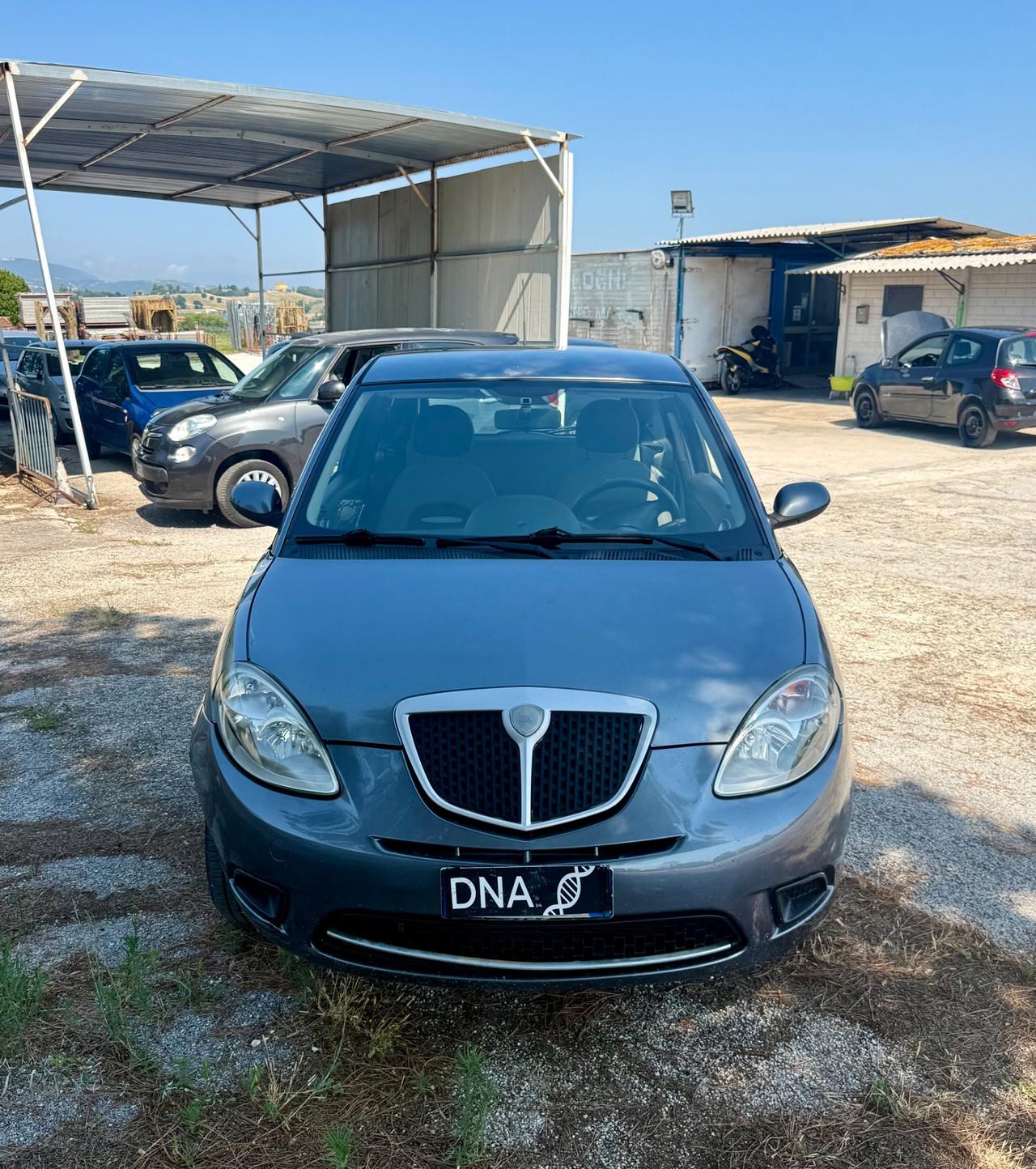 Lancia Ypsilon 1.2 Benzina/Metano NEOPATENTATI
