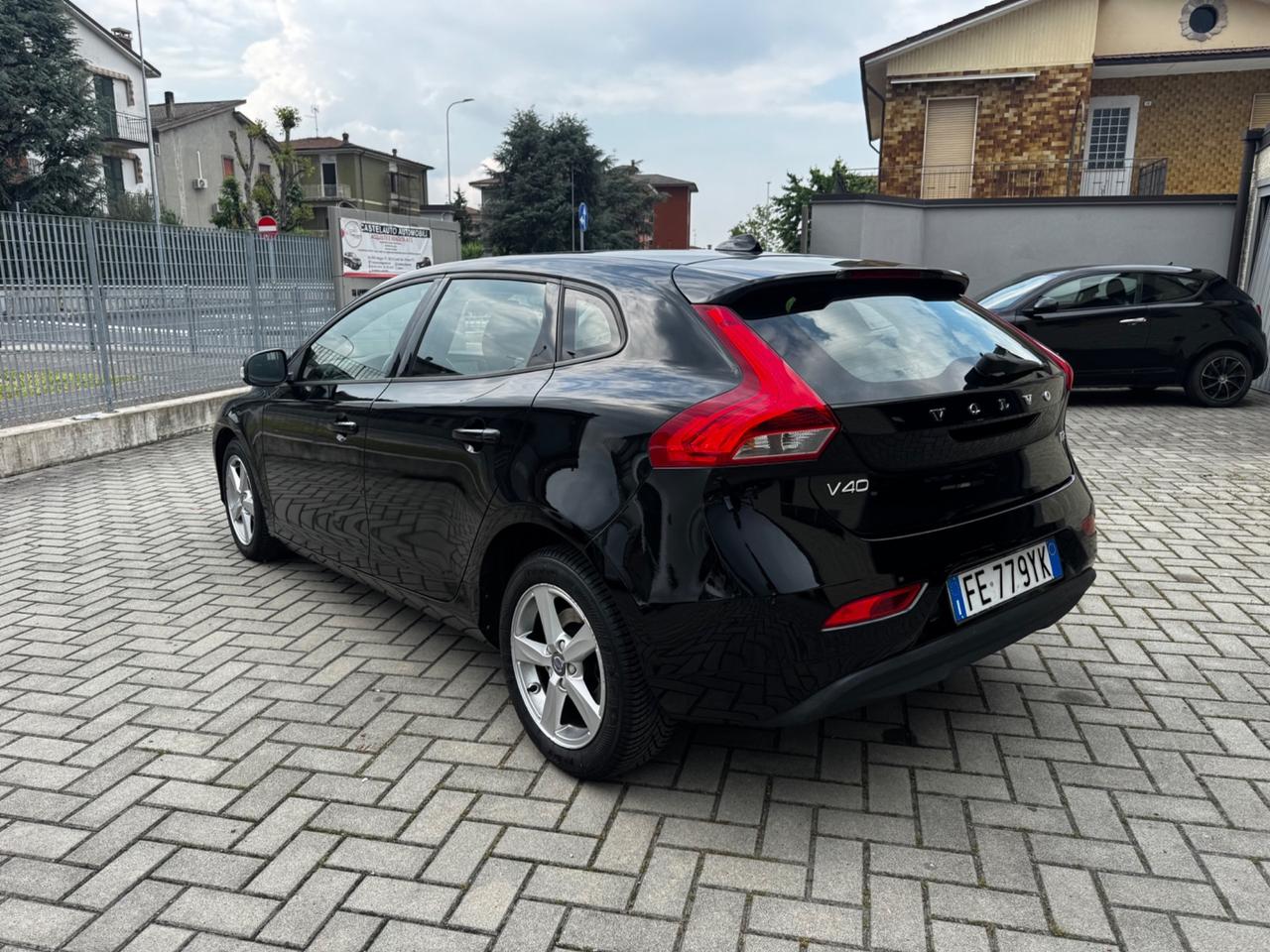 Volvo V40 D2 R-design Momentum