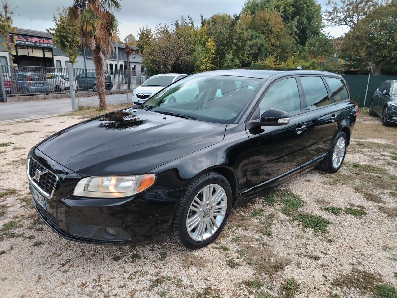 Volvo V70 2.4 D5 Summum