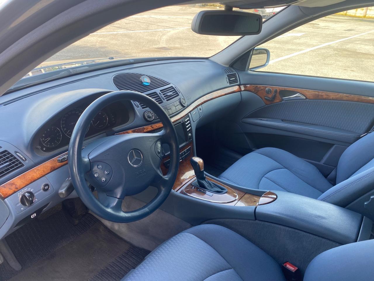 Mercedes-benz E 270 CDI cat Elegance