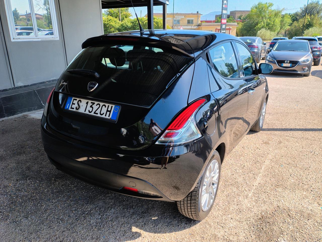 Lancia Ypsilon 1.2 69 CV 5 porte GPL Ecochic Gold