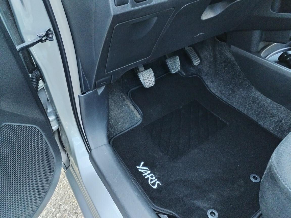 Toyota Yaris 1.0 5 porte 10/2007 km 140000 tagliando pre-consegna