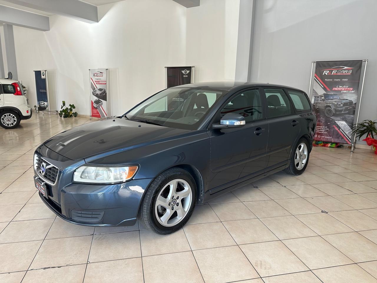 Volvo V50 D2 R-design