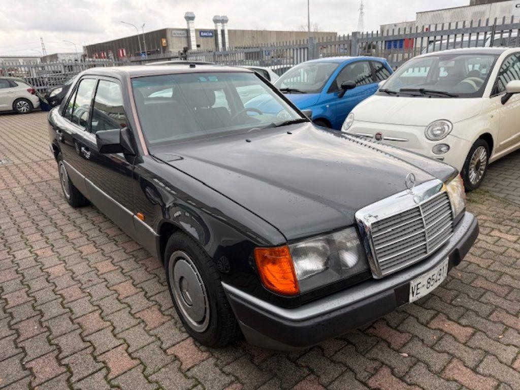 Mercedes-Benz 200 E #uniproprietario